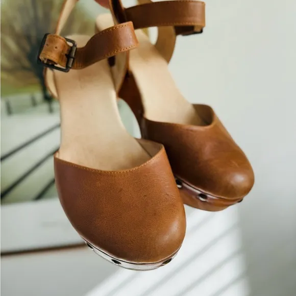Anthropologie FIVE WORLDS Cordani Ankle Straps Brown Leather clogs 10