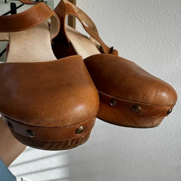 Anthropologie FIVE WORLDS Cordani Ankle Straps Brown Leather clogs 10