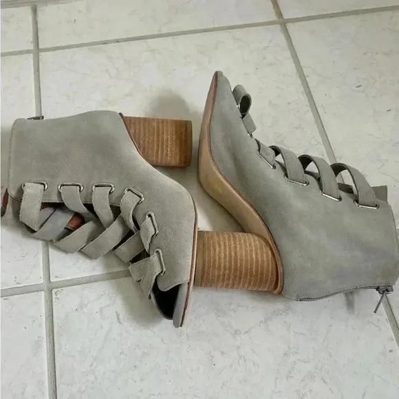 Anthropologie Jeffrey Campbell Salazar shooties boots heels gray suede 37 7