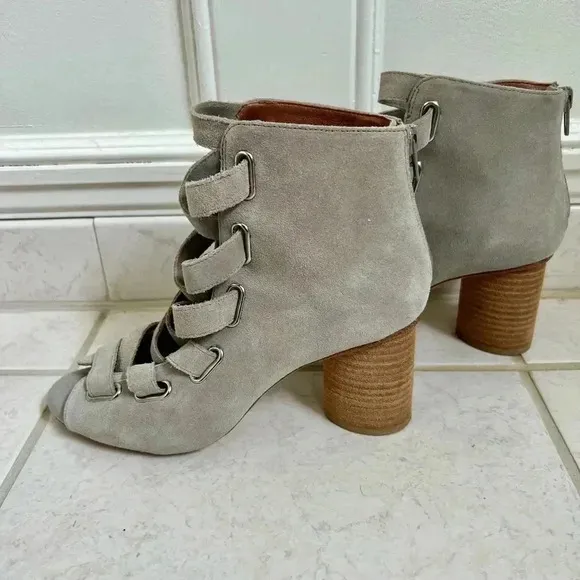 Anthropologie Jeffrey Campbell Salazar shooties boots heels gray suede 37 7