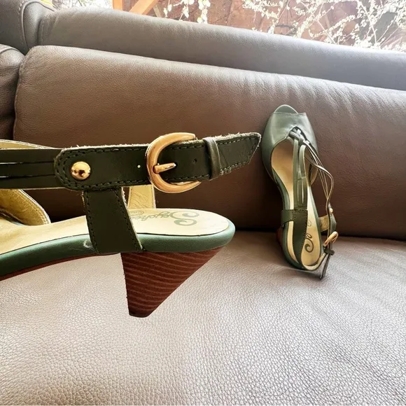 Anthropologie Seychelles leather heel sandals