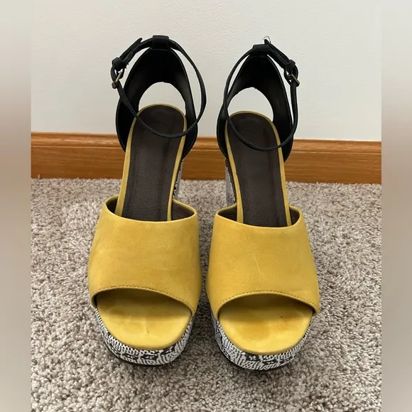 Anthropology Holding Horses wedges -9 1/2