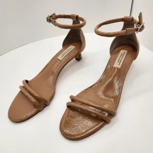 Antonio Melani sandals 8.5 tan patent leather padded strappy kitten heel new$150