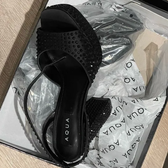 AQUA Lesly Ankle Strap High Heel Sandals Open Toe Black Women's Size 9 NWB