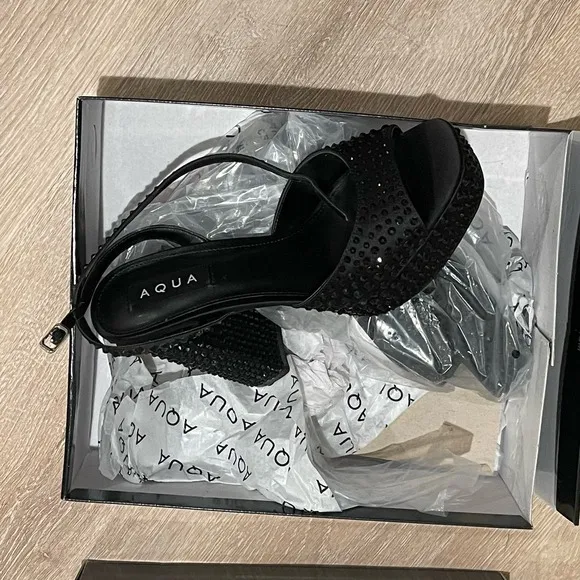 AQUA Lesly Ankle Strap High Heel Sandals Open Toe Black Women's Size 9 NWB