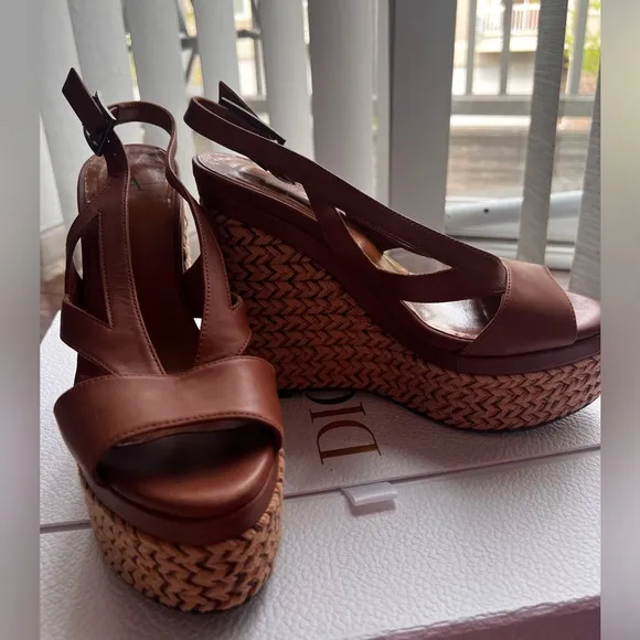 aquatalia high heel platform sandals