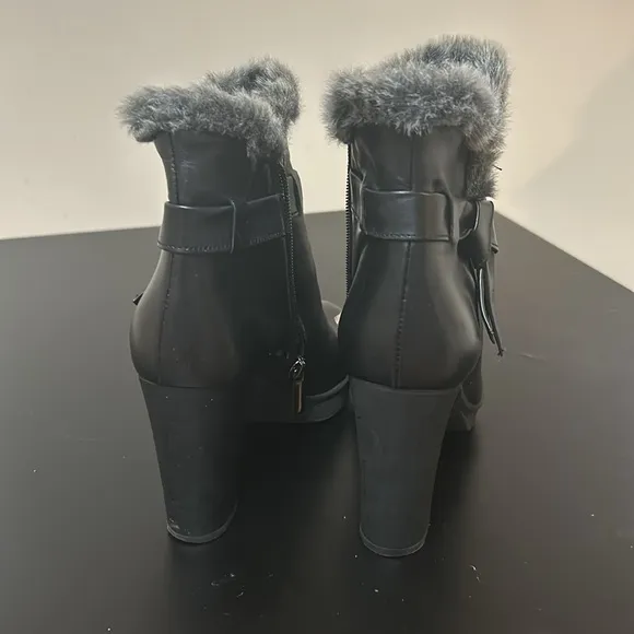 Aquatalia Russell &amp; Bromley Boots Leather Block Heel Ankle Black Mob Wife Sz 7.5