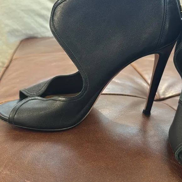 AquaZurra pumps