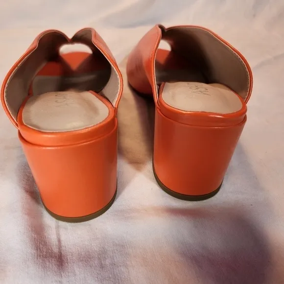 Ashro orange slides NWOT chunk heel sz 8W these a beautiful shoes