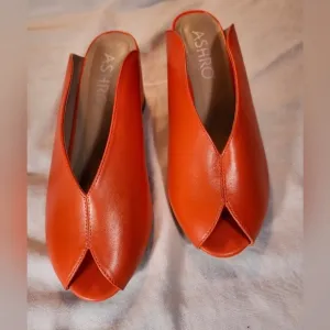 Ashro orange slides NWOT chunk heel sz 8W these a beautiful shoes