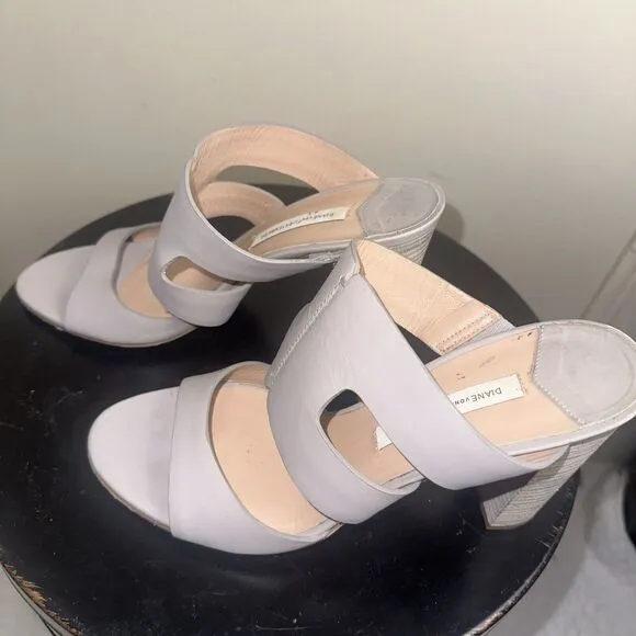 Authentic Diane Von Furstenberg Pumice Leather Wood Heel Mule Size 40/10 EUC