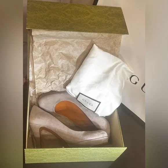 Authentic Gucci Betty Fawn Suede Platform Heels wGucci Duster Bag,Box&amp;Shopper
