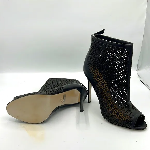 Badgley Mischka black high heeled shoes size 10