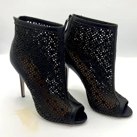 Badgley Mischka black high heeled shoes size 10