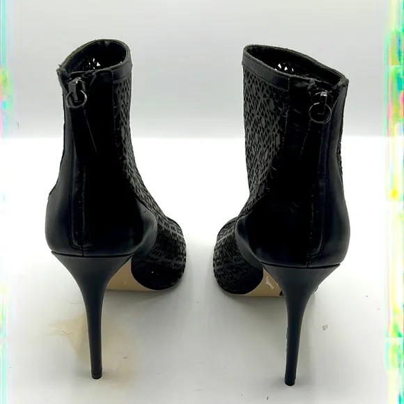 Badgley Mischka black high heeled shoes size 10