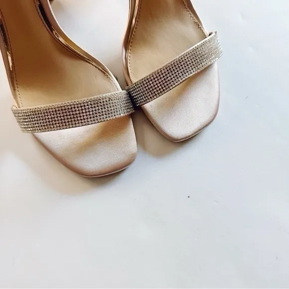 Badgley Mischka Embelished Block Heel Sandals Shoes Rose