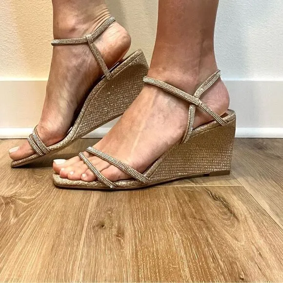 BADGLEY MISCHKA Pale Gold Unity Wedge Sandals Size 8