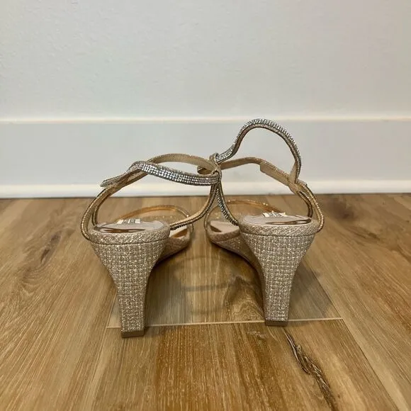 BADGLEY MISCHKA Pale Gold Unity Wedge Sandals Size 8