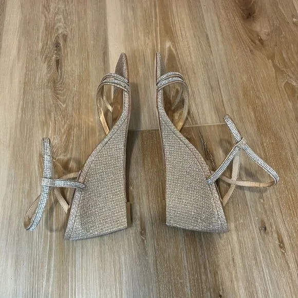 BADGLEY MISCHKA Pale Gold Unity Wedge Sandals Size 8