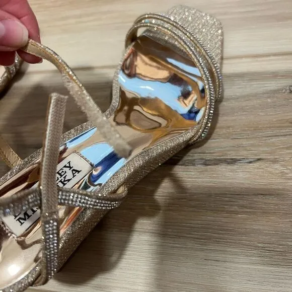 BADGLEY MISCHKA Pale Gold Unity Wedge Sandals Size 8