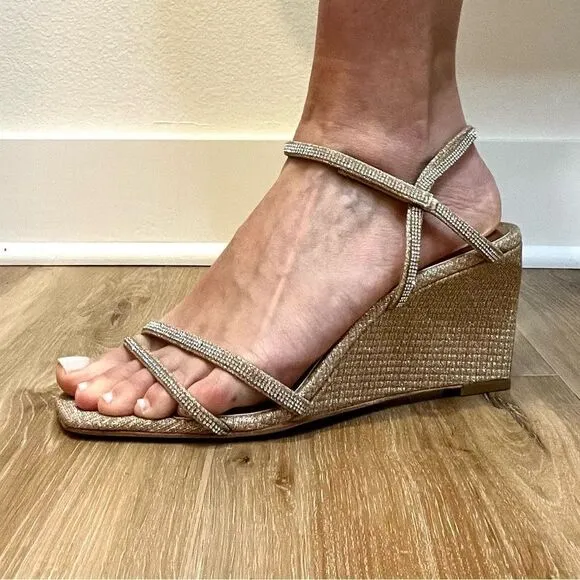 BADGLEY MISCHKA Pale Gold Unity Wedge Sandals Size 8