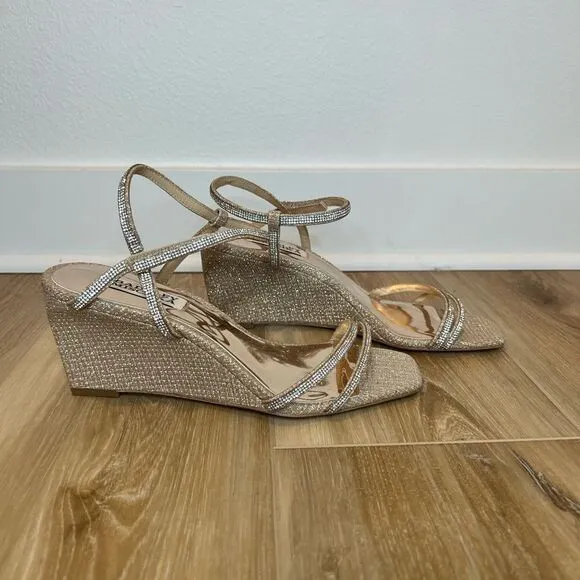 BADGLEY MISCHKA Pale Gold Unity Wedge Sandals Size 8