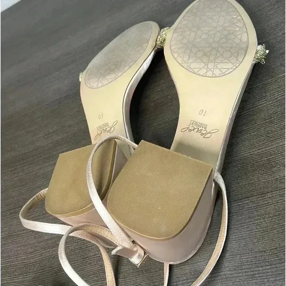 BADGLEY MISCHKA - satin and crystal low block heel sandals Size 10