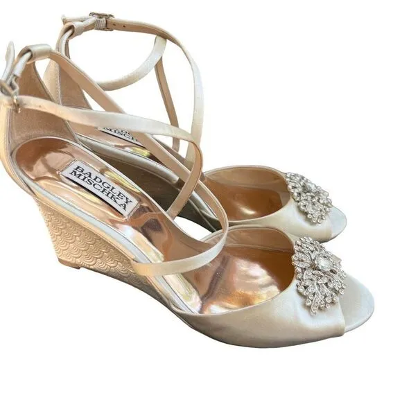 Badgley Mischka Womens Abigail Wedge Shoes size 7.5 3.5” wedge