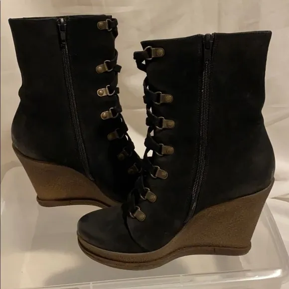 Badura black suede made with natural leather Platform shoes