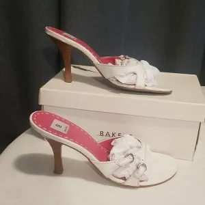 BAKERS BUCKLES STRAPPY HEELS WHITE &amp; BROWN 8B