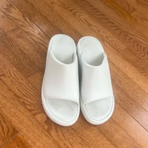 Balenciaga Slide