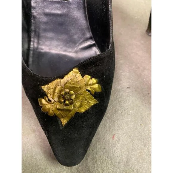 BALLY WOMEN'S PUMP HEEL‎ SHOES BLACK SUEDE W/ GOLD FLOWER SIZE 7 M SLIGHTLY USED