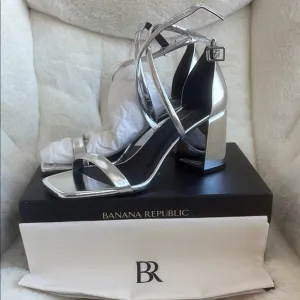 Banana Republic Silver block heel sandals 9