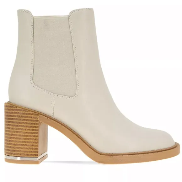 🌸BCBGeneration🌸 Boxxa Block Heel Chelsea Boots Size: 7