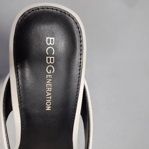 BCBGeneration Tabina Sandals Women's 9 Black White Tapered Block Heel GN203810