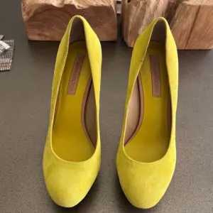 BCBGMAXAZRIA Suede Stacked Stiletto Stylish High-Heeled Shoes Size 6.5
