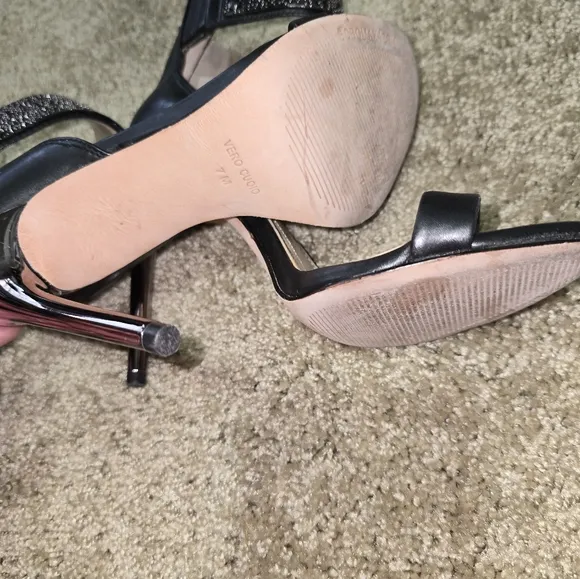 BCBGMAXRAZIA EVERLING ANKLE STRAP HEELS PUMPS. Women's 7