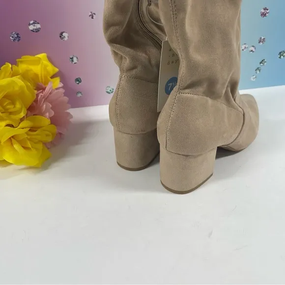 🍁BEIGE MICROSUEDE OTK BOOTS