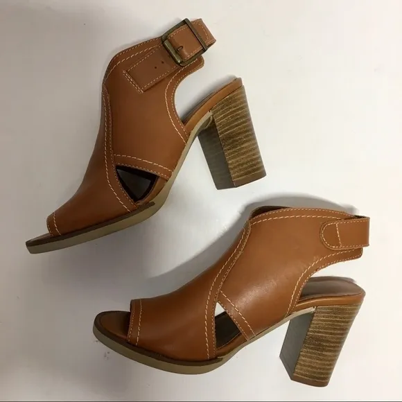 Bella Vita Viv Italy Leather Block Heel Sandals 5M