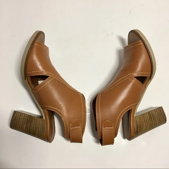 Bella Vita Viv Italy Leather Block Heel Sandals 5M