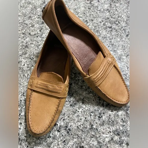 BERNARDO Brown Tan Leather Loafers size 10M