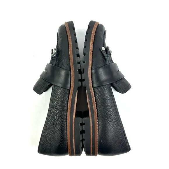 Bernardo Loafers 5 Black Leather Kiltie Fringe Studs Silver Leather Shoes Womens
