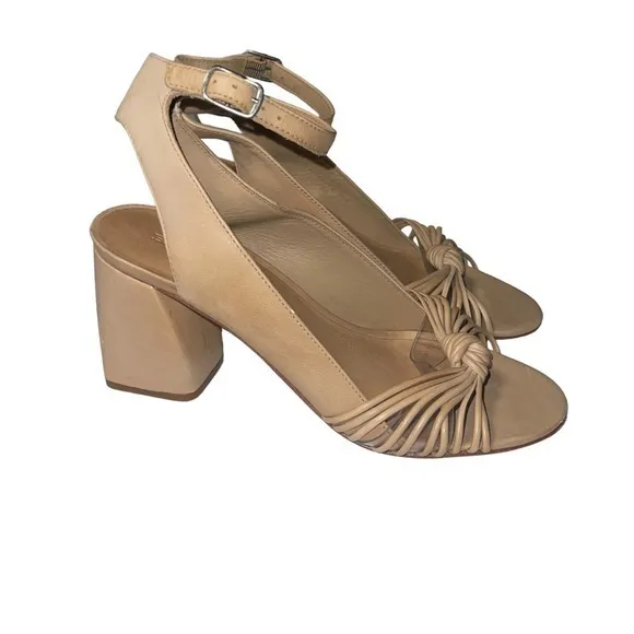 Bernardo Nadia Ankle Strap Chunkytan Heel Sandals  NWOT size 8.5