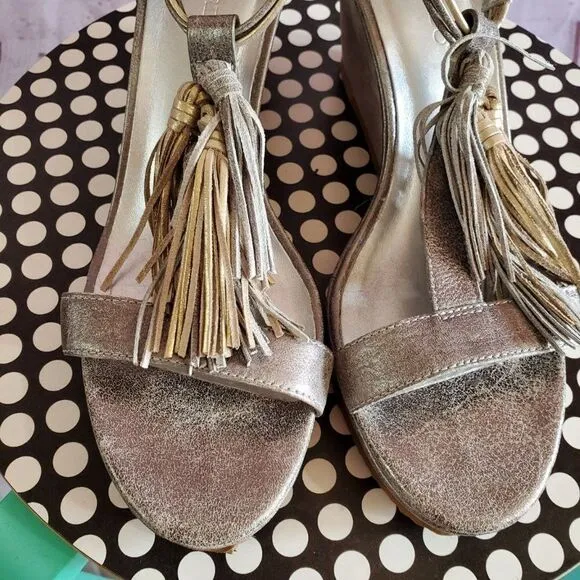 Bernardo Wedge Leather Tassel Open Toe Sandals Size 7.5 M