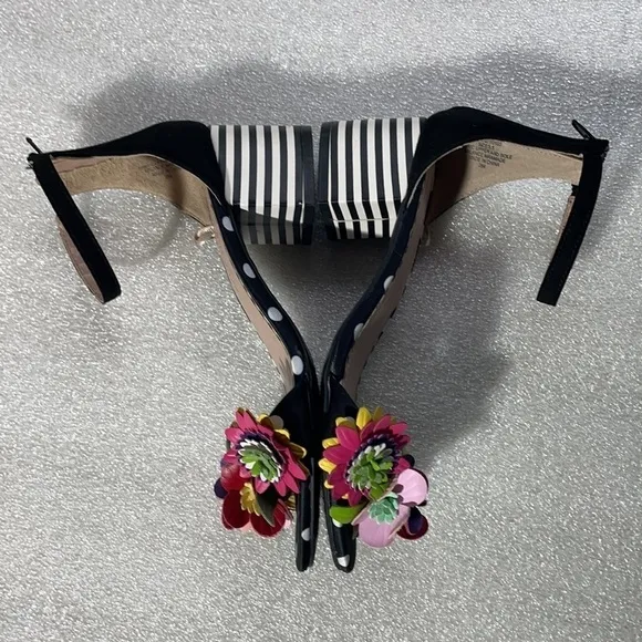 Betsey Johnson Indy 3D floral heeled sandal women's size 5.5 striped heel Betsy