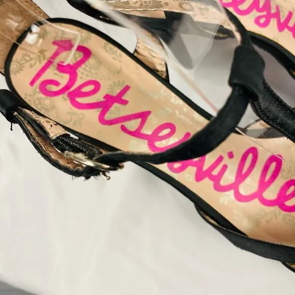 Betseyville Betsey Johnson Black Coated Fabric T-Strap Heel Sandals Size 8