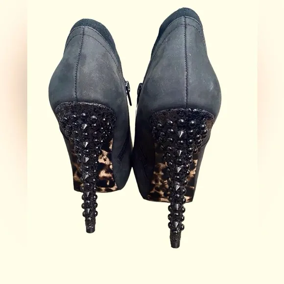 Betsy Johnson Black Leather Booties l Black Studded Platform Heels l Size 6.5