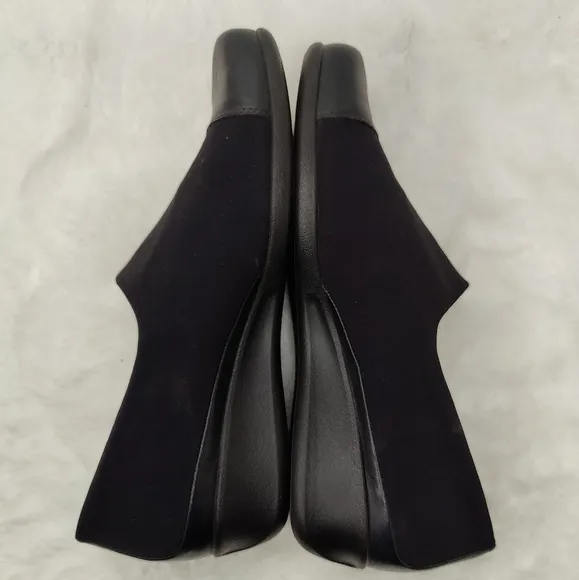 Black Ecco slip one wedges sz 40
