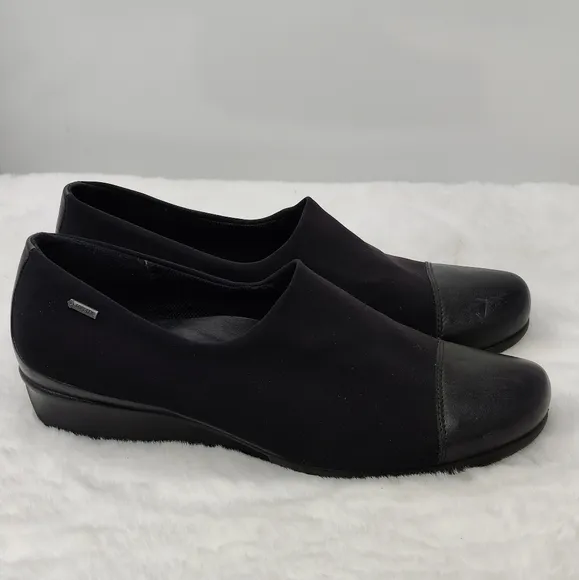 Black Ecco slip one wedges sz 40