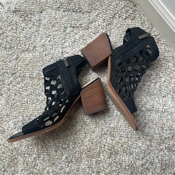 Black Open-Toe Block Heel Sandals